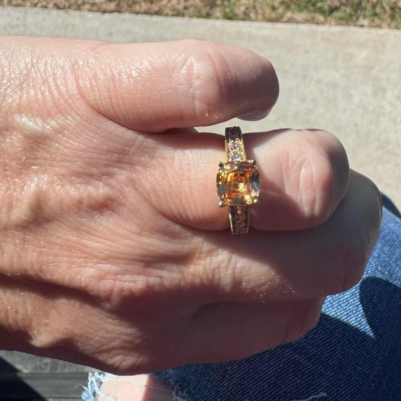 Bella Luce 4.66 ctw Champagne & White CZ 10k Yellow Gold Ring Size 7 - Picture 7 of 7